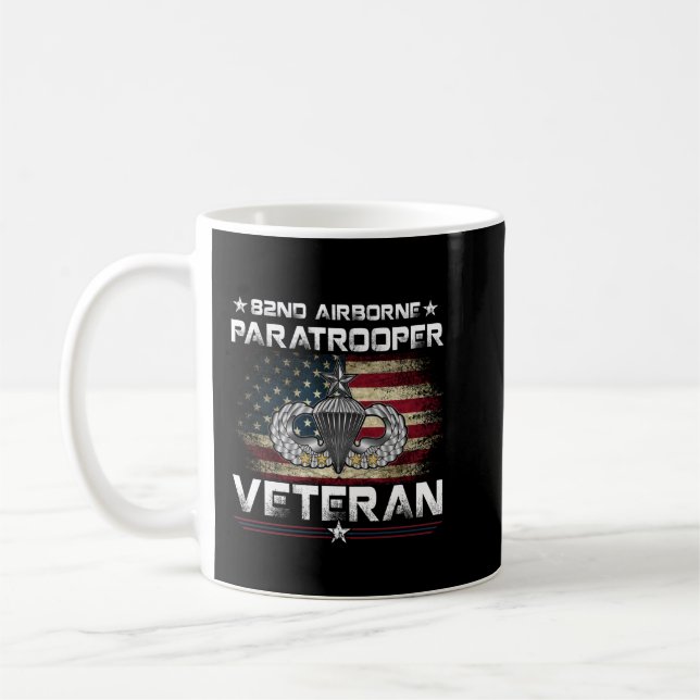 82:a flygburna Paratrooper Veteran Kaffemugg (Vänster)