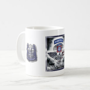 82:a luftburen divisionens explosiva ramdesign kaffemugg