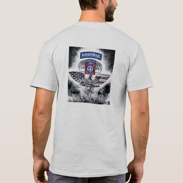 82:a luftburen divisionens explosiva utformning t shirt (Baksida)