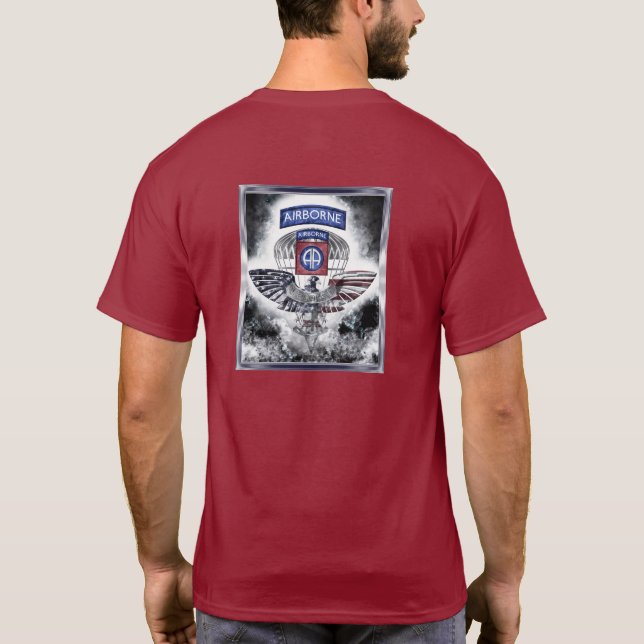 82:a luftburna divisionen Explosiv inramad maroon T Shirt (Baksida)