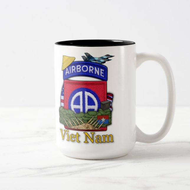 82:a luftburna divisionsvittet plåster Kopp (Höger)