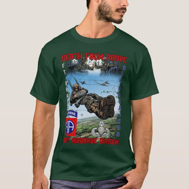 82nd Airborne Division Paratrooper Fort Bragg Jump T Shirt (Framsida)
