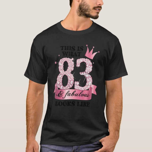 83 & Fabulous I Pink White Party Group Candid Phot T Shirt (Framsida)