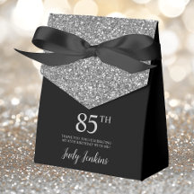 85:e födelsedag Svarta Silver Glitter Tack
