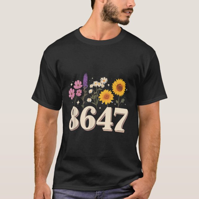 8647, antitrump, Blommigt feminist, subtle, Human  T Shirt (Framsida)