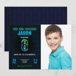 8-års pojkfödelsedagsfoto-inbjudan inbjudningar