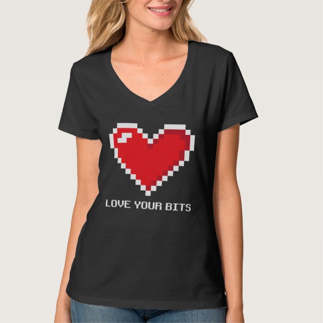 8 bit Pixel Heart Valentines  Girls Love your Bits T Shirt (Framsida)