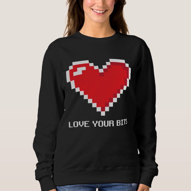 8 bit Pixel Heart Valentines  Girls Love your Bits T Shirt (Framsida)