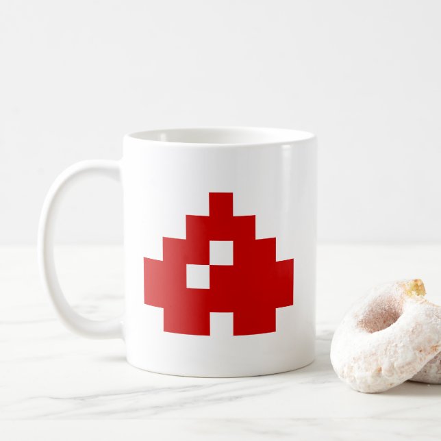 8-bitars pixelhjärta uppåt kaffemugg (Med munk)