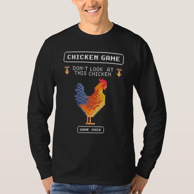 8-bitars Retro Chicken-spel tittar inte på den här T Shirt (Framsida)