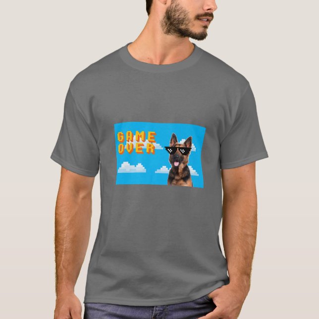 8-bitars spel över tyskt skvallerdjur t shirt (Framsida)