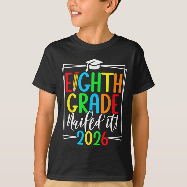 8:e klass 2026 mellanstadieexamen _2  t shirt (Framsida)