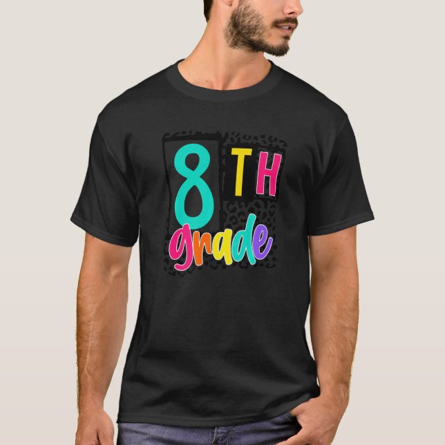 8:e klass Leopard Lärare 8:e klass Leopard 2022   T Shirt (Framsida)
