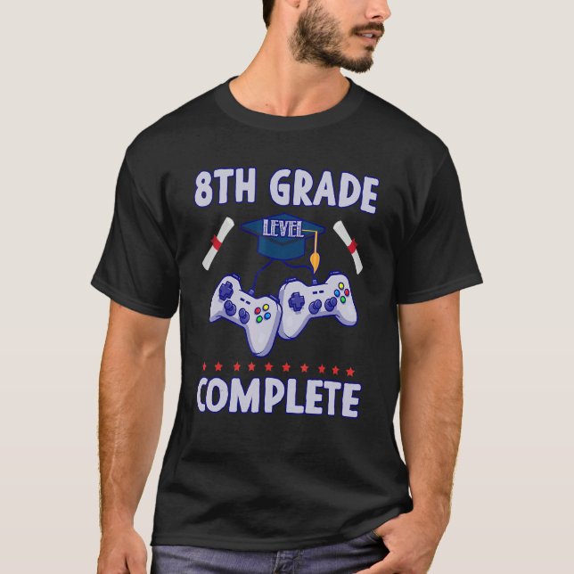 8:e Klass Studenten 2022-nivågruppen Fullständig v T Shirt (Framsida)