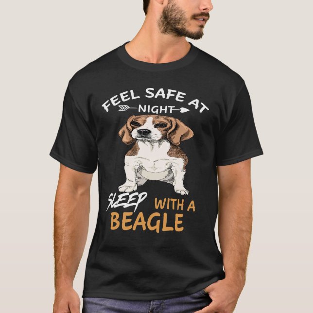 8 Känn dig trygg på natten Sova med en Beagle T Shirt (Framsida)