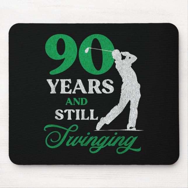90-årig golfare_ golfcitat golf 90-årsdag musmatta (Framsidan)