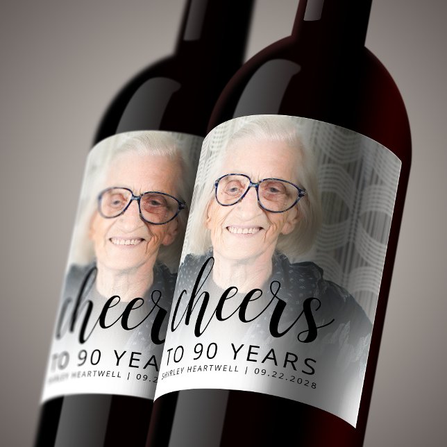 90-årsfest Foto Svart manus Skål Vinflaska Etikett (Skapare uppladdad)