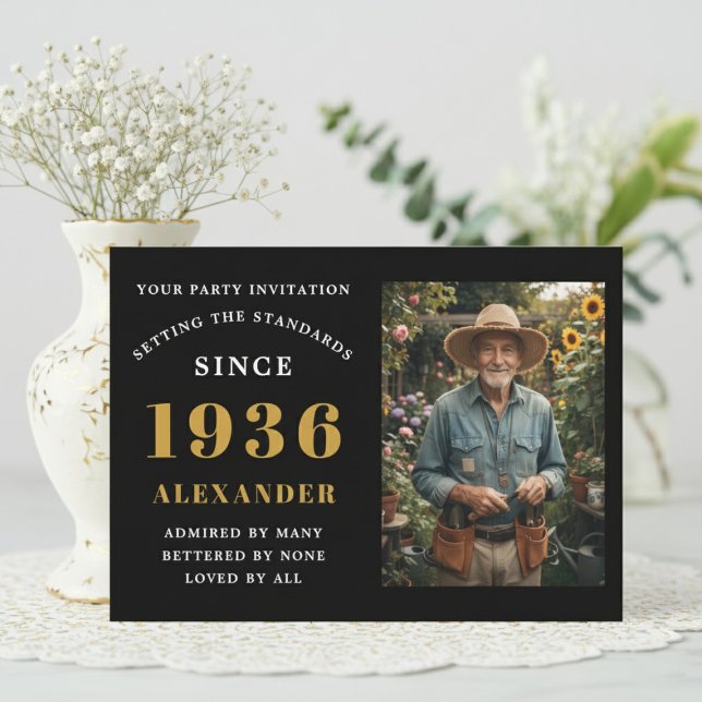 90-årsfirande 1936 Svart Guld Personlig Foto Inbjudningar (1936 birthday invitation. White background with flowers.)
