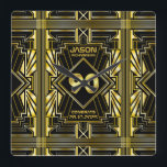 90:e födelsedag Art Deco Guld Black Underbar Gatsb Fyrkantig Klocka<br><div class="desc">Fira din milstolpe-födelsedag i stil med denna unika Art Deco-stil,  Underbara Gatsby-inspirerad design med geometriska former i ljusa guld över svart bakgrund. En elegant,  klassig,  könsneutral perfekt för att hedra minnet av denna speciella födelsedag med den jazzinfusade smaken av de roande tjuvårdarna.</div>