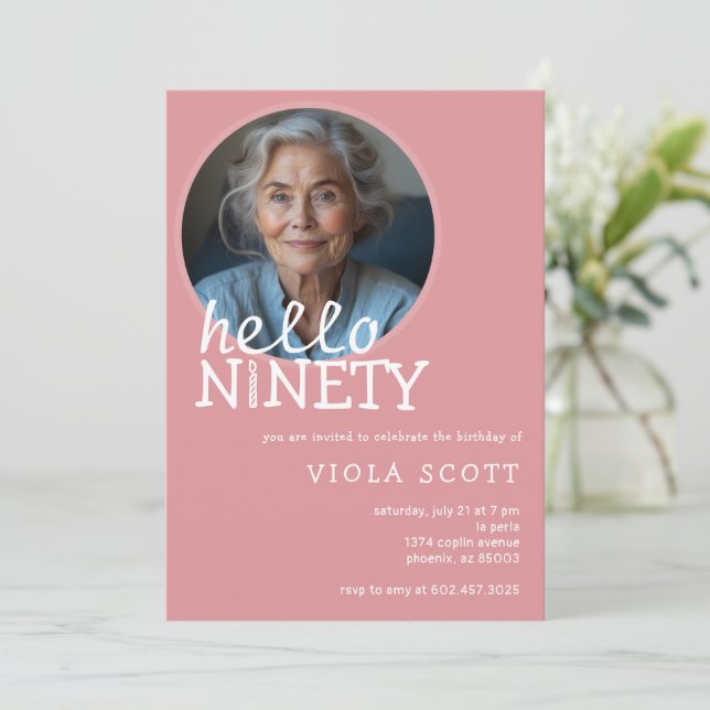 90:e Födelsedagsfest Hej Nittio FotoRosa Inbjudningar (Stående Fram)