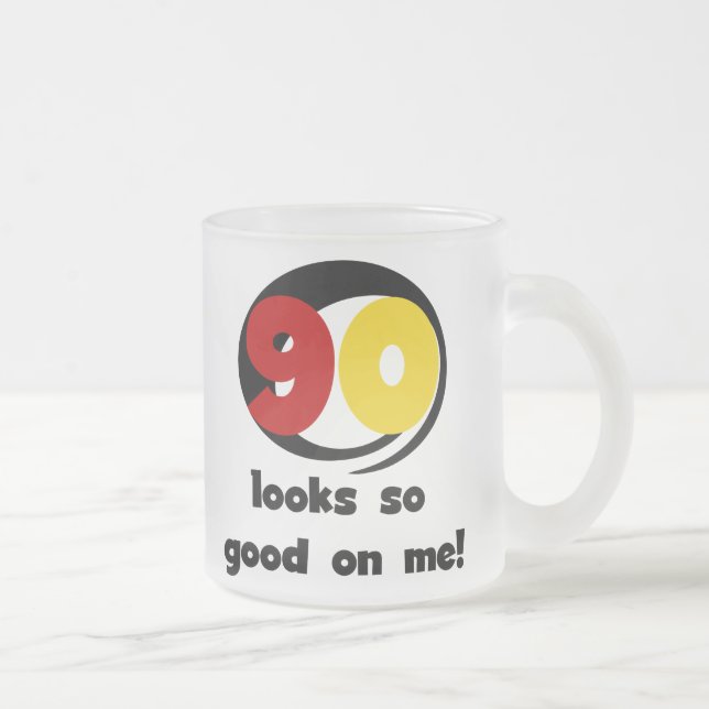 90 ser så Bra ut på mig T-shirts och presenter Frostad Glasmugg (Höger)