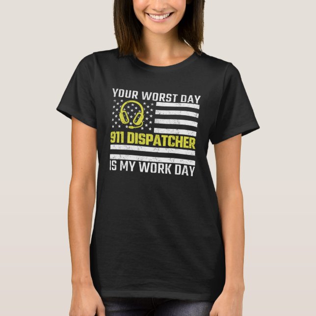 911-dispatch US Flag Tunn Guld Linje Nödsituation  T Shirt (Framsida)