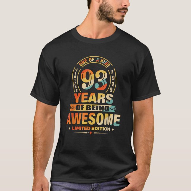 93:e födelsedagen ger 93 år av att vara Fantastisk T Shirt (Framsida)