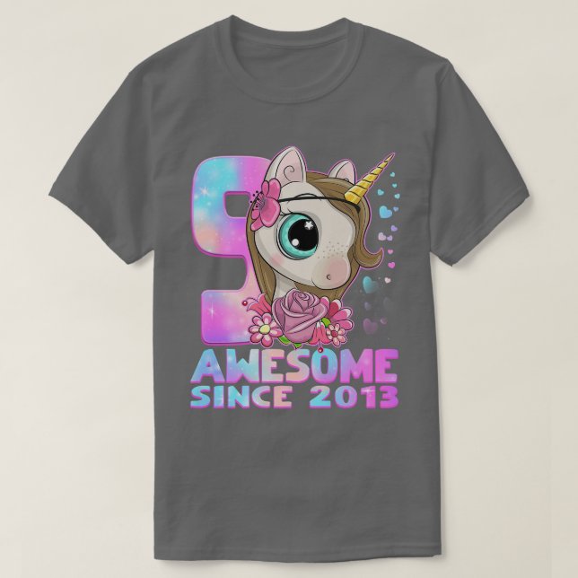 9 år Cute Unicorn Fantastisk sedan 2013 T Shirt (Design framsida)
