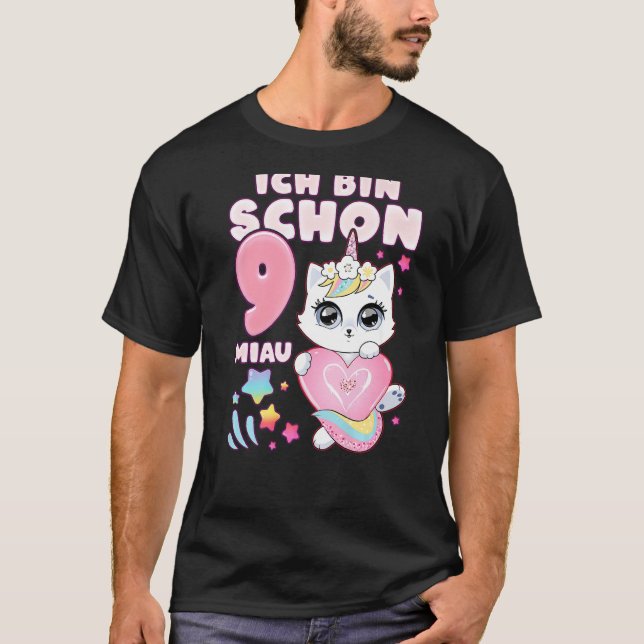9 år gammal kattenmajs i german t shirt (Framsida)