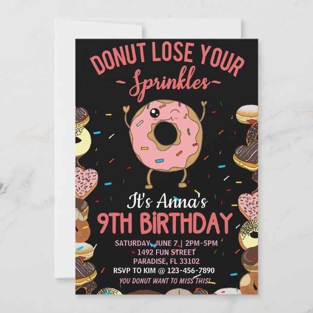 9-års födelsedagsdonut Missa inte dina strössel Fl (Framsida)