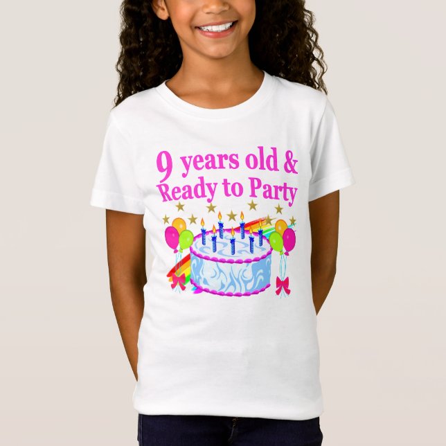 9 ÅRS GAMN OCH REDO TILL PARTY BIRTHDAG KASTA UTFO TEE (Framsida)