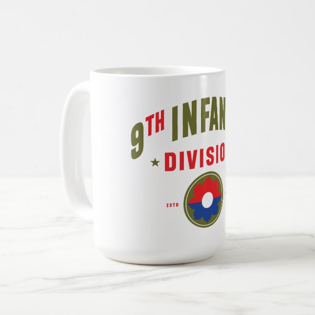 9:e infanteridivisionen "Gamla skulder" Kaffemugg (Framsida vänster)
