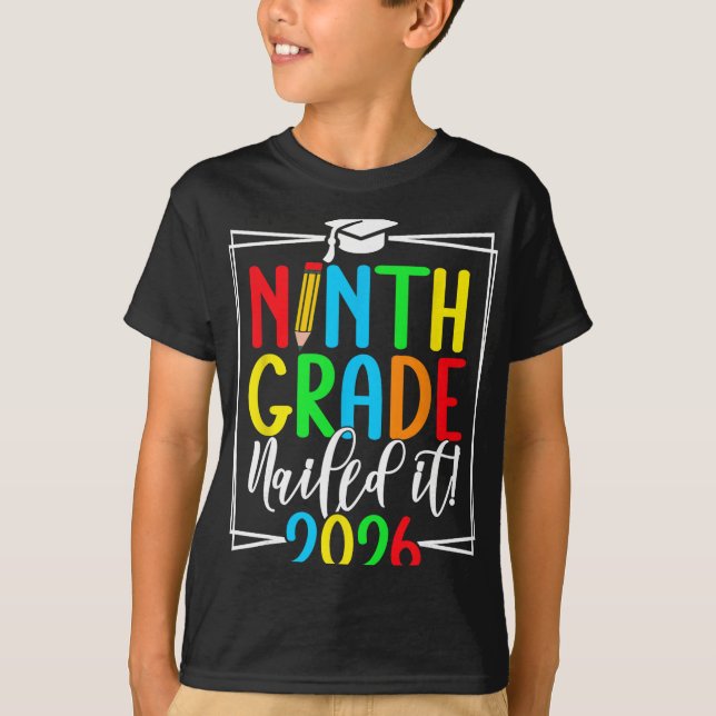9:e klass 2026 nygammal examen _2 t shirt (Framsida)