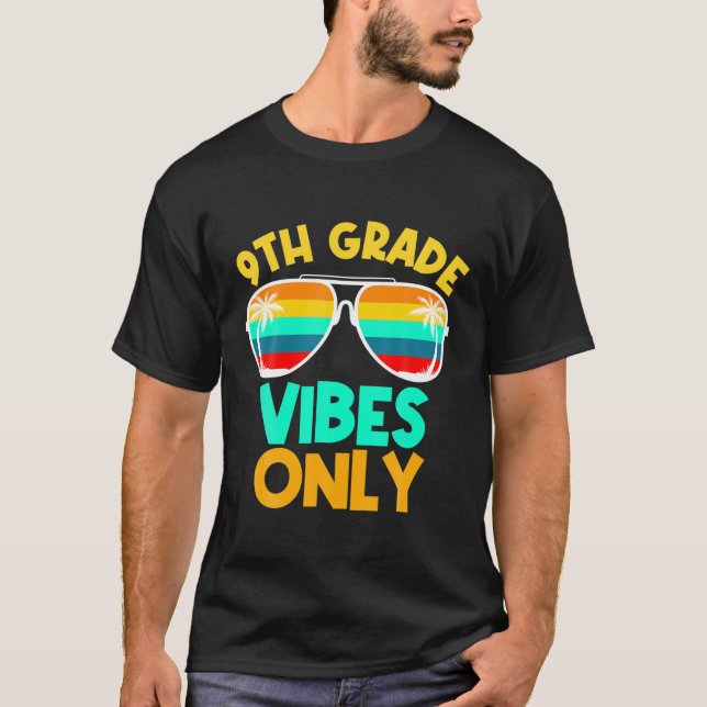 9 Klass Vibes Funny Nionde Klass Back to school S T Shirt (Framsida)