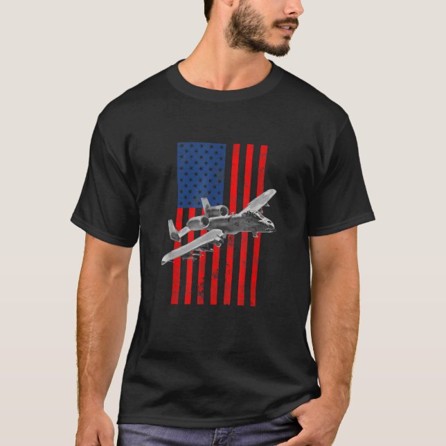 A 10 Warthog American Flagga A 10 Thunderbolt II T T Shirt (Framsida)