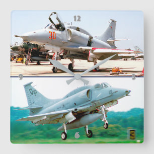 A-4 SKYHAWK FYRKANTIG KLOCKA