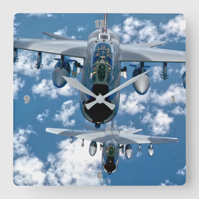 A-7 CORSAIR II FYRKANTIG KLOCKA (Framsida)