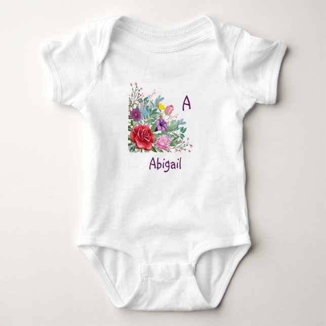A Abigail Personlig bokstav Namn, Rosblommor T Shirt (Framsida)