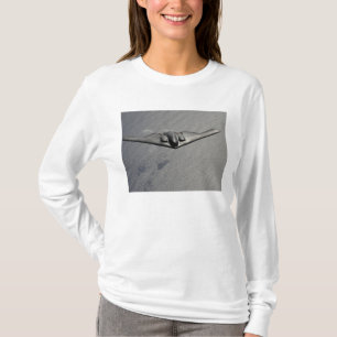 A B-2 Spirit flyger över Stilla havet T Shirt