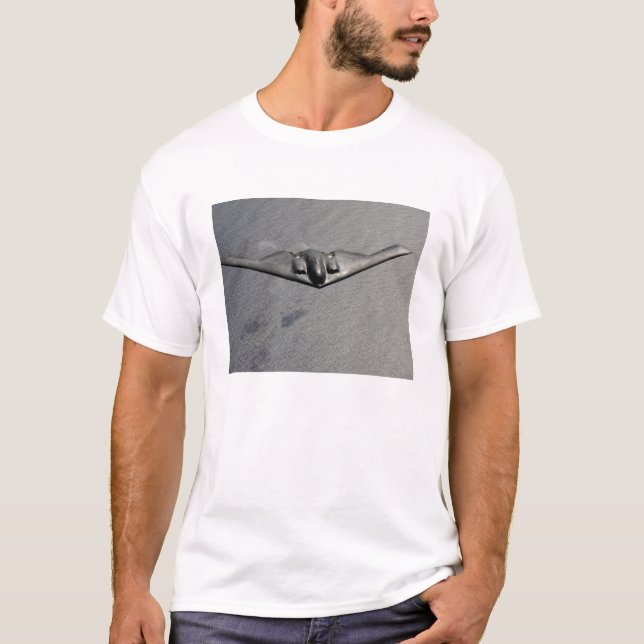 A B-2 Spirit flyger över Stilla havet Tee Shirt (Framsida)
