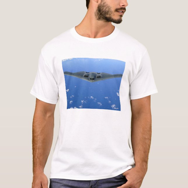 A B-2 Spritsprit genom himlar T-shirt (Framsida)