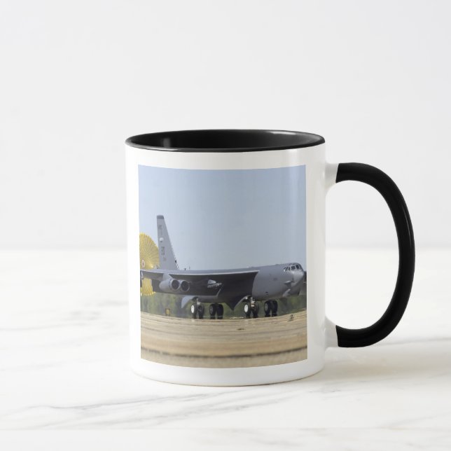 A B-52-fästning använder sin dragkedja Mugg (Höger)