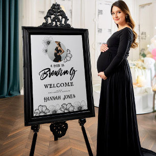 A baby breder ut sig som gåsbabyskor Skull och blo Poster