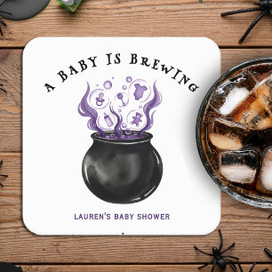 A Baby bringar Cauldron Halloween Baby Shower Underlägg Papper Kvadrat
