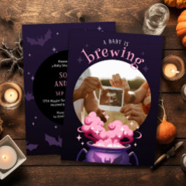 A Baby brinner i fotopatfoto för barn Inbjudningar