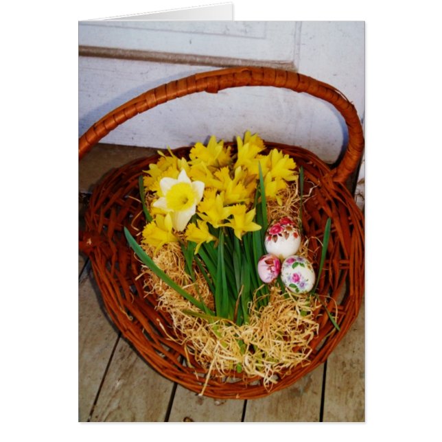 A Basket i Gult Daffodils och blommigt Påskägg Hälsningskort (Framsidan)