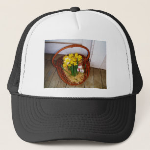 A Basket i Gult Daffodils och blommigt Påskägg Keps