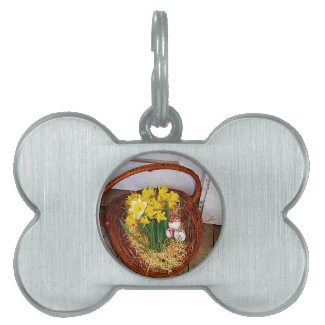 A Basket i Gult Daffodils och blommigt Påskägg Namnbricka Husdjur (Framsidan)