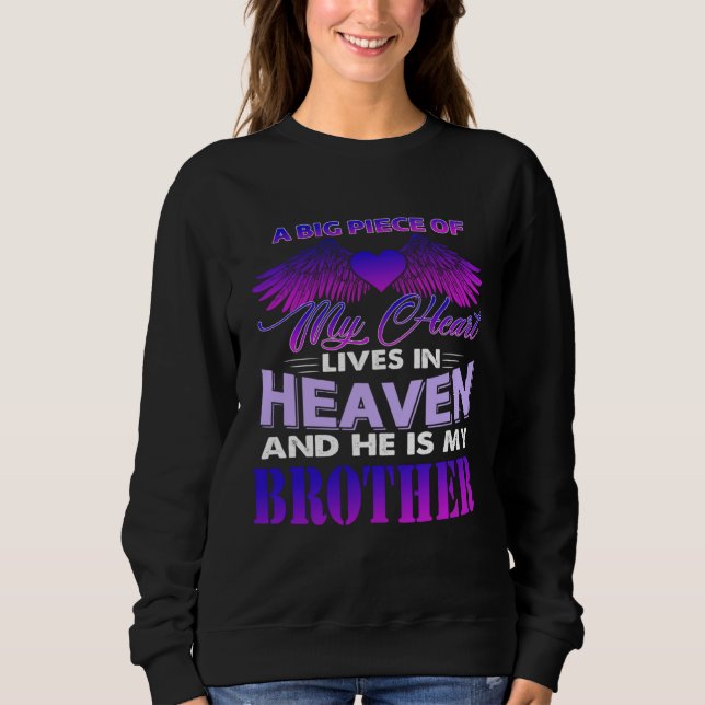 A Big Piece Of My Heart Lives In Heaven And He Is  T Shirt (Framsida)