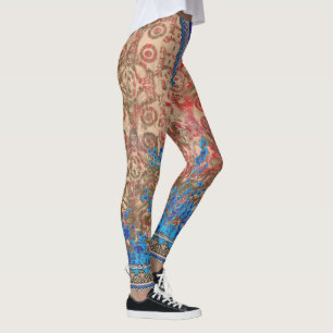 a bild i en blå och beige scarf leggings